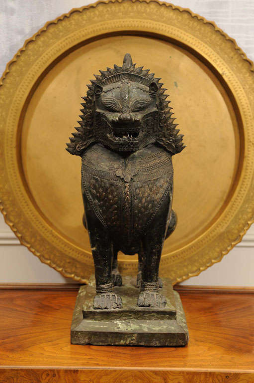 Cast Bronze of Qiling in Ming dynasty (1368-1644)style.<br />
It's a good omen that brings serenity in East Asian cultures.<br />
It's a good luck to touch its bum (but not the head)